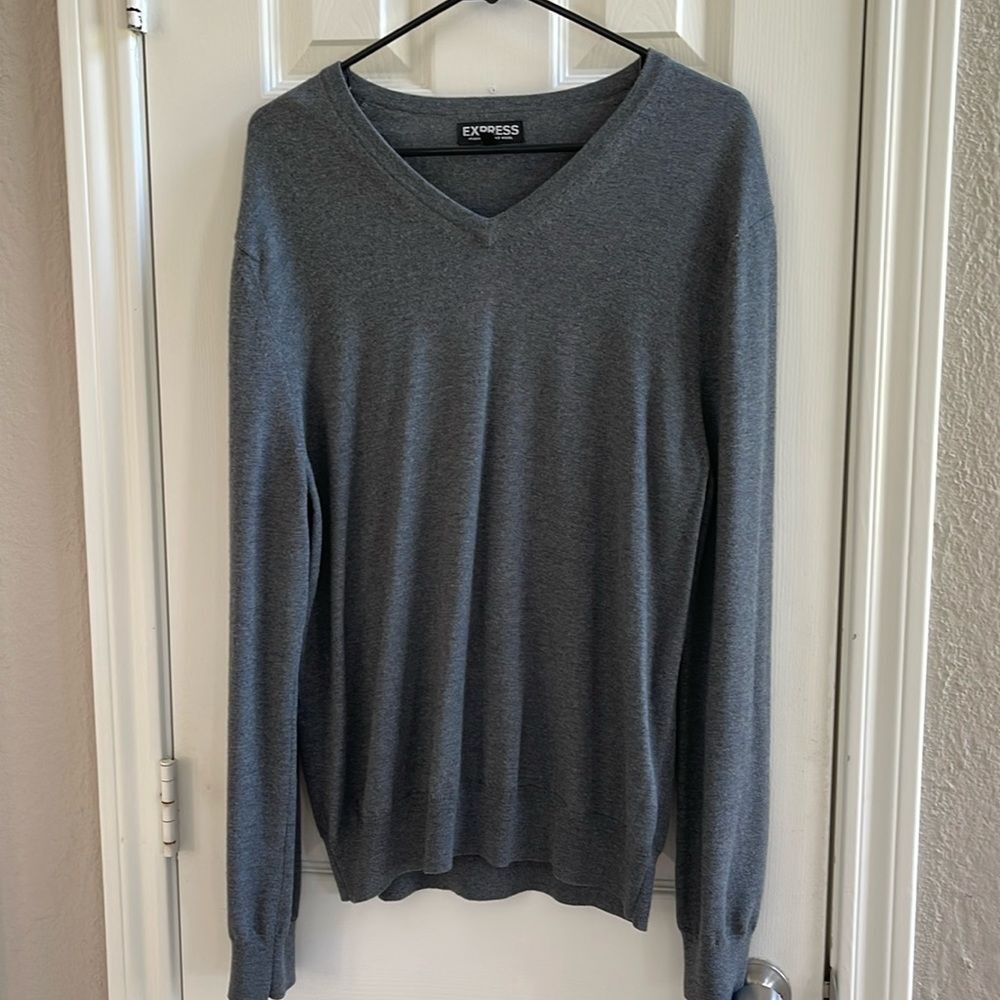 Express Men's Italian Merino Wool V-neck Sweater Gray Knit Pullover Size Large